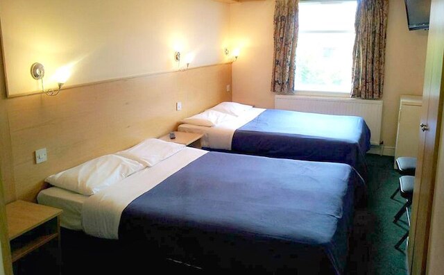 ウエスト クロムウェル ホテル