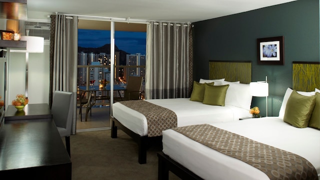 アイランド コロニー 704 コンド