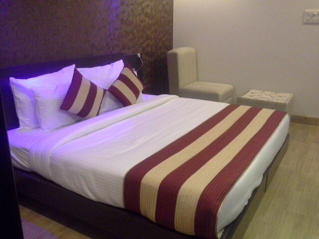 ホテル スーリヤ インターナショナル