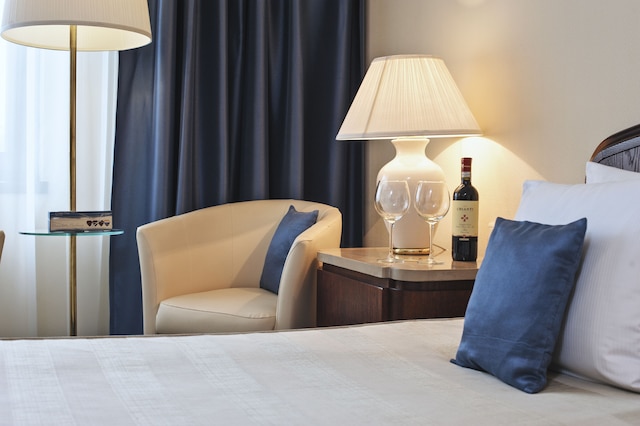 ブッキング ホテル & スパ