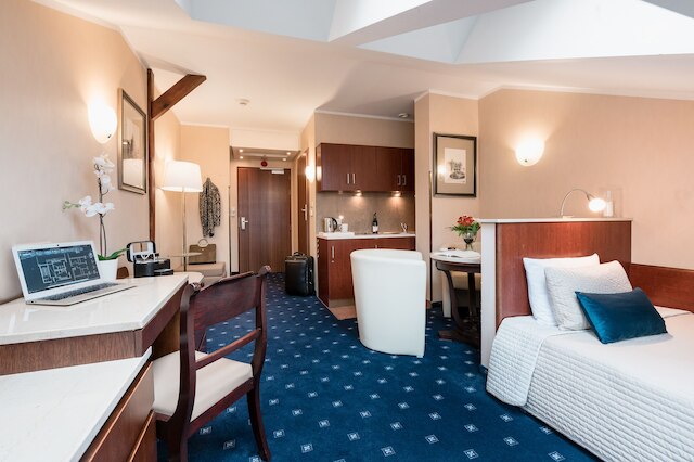 ブッキング ホテル & スパ