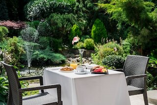 ブッキング ホテル & スパ