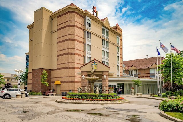 モンテカルロ イン エアポート スイーツ