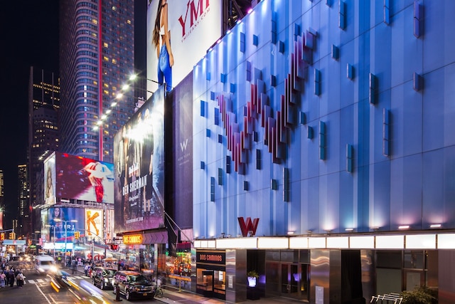 W ニューヨーク - タイムズ スクエア