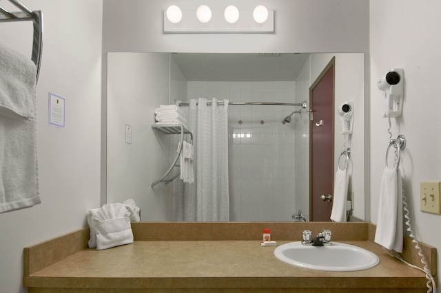 スーパー 8 バイ ウィンダム イエローナイフ