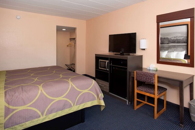 スーパー 8 バイ ウィンダム ブラック マウンテン