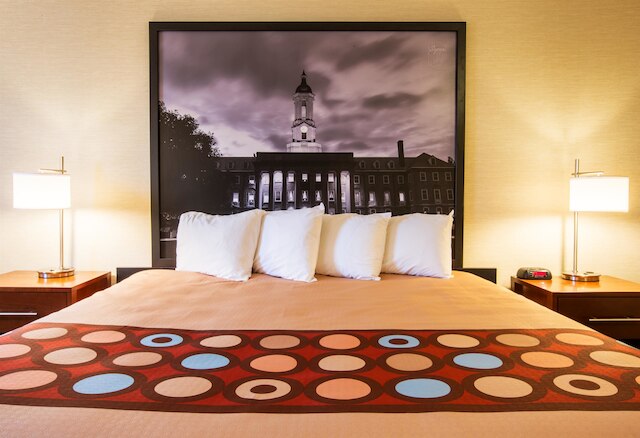 スーパー 8 バイ ウィンダム ステート カレッジ