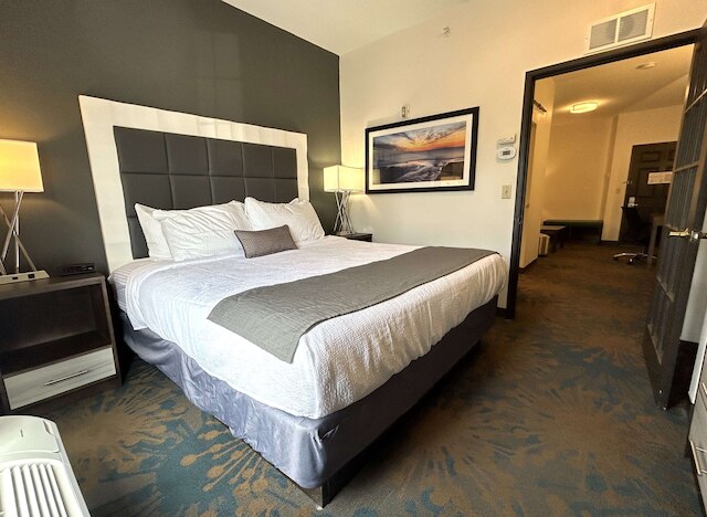 ベスト ウェスタン エリー イン & スイーツ