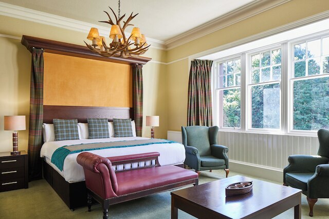 レオナルド ブティック ハンティングタワー パース