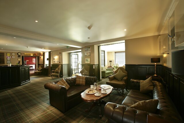 レオナルド ブティック ハンティングタワー パース