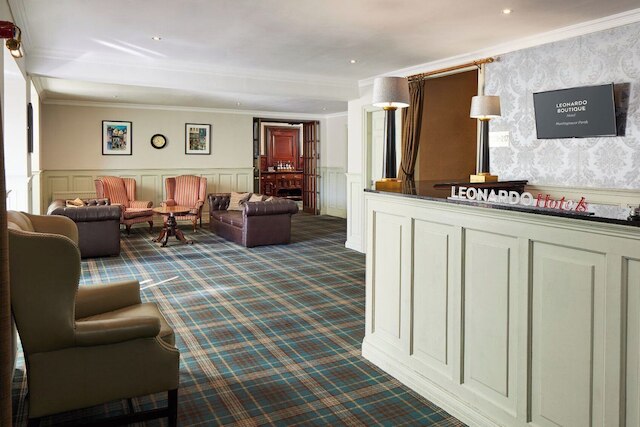 レオナルド ブティック ハンティングタワー パース