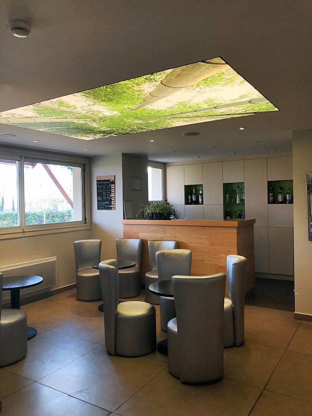 シュア ホテル バイ ベストウェスタン レンヌ シャンテピ