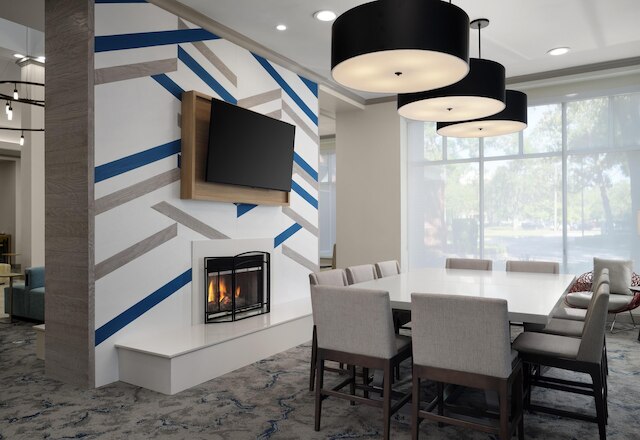 ヒルトン ガーデン イン タンパ イースト / ブランドン