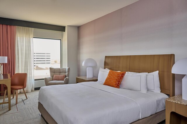 ホテル ゼッサ オレンジ カウンティ エアポート、ア ダブルツリー バイ ヒルトン