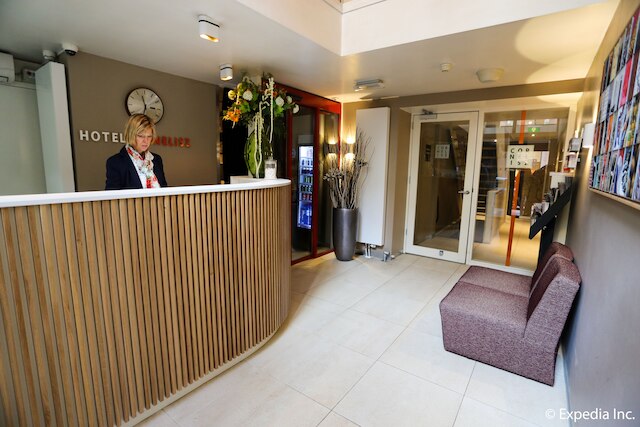 ホテル コルネリス