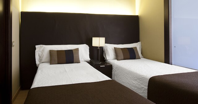 セネター バルセロナ アパートメンツ