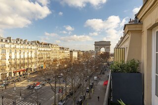 モンフリューリ ホテル