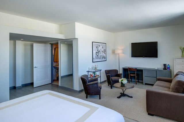 クリントン ホテル サウス ビーチ