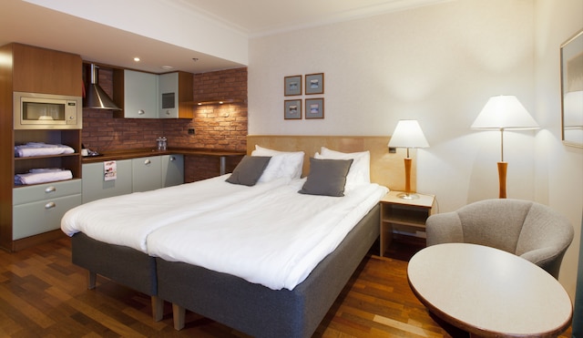 ホリデイ クラブ タンペリーン ケレメ