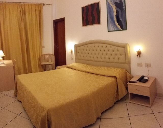 ホテル ラ ペルラ