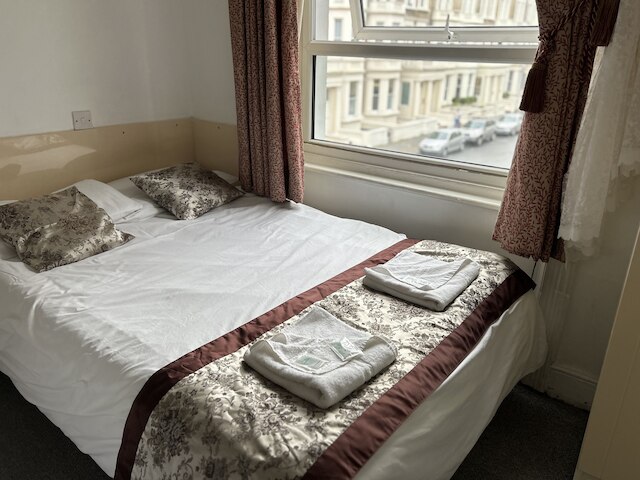 ホテル アールズ コート