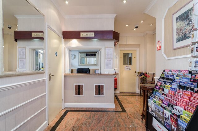 ホテル アールズ コート