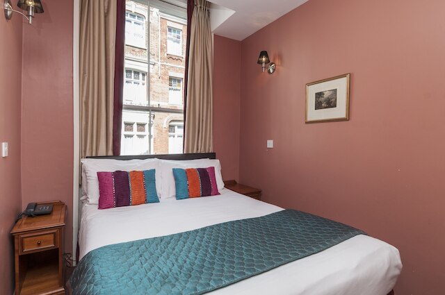 ザ クレイブン ホテル