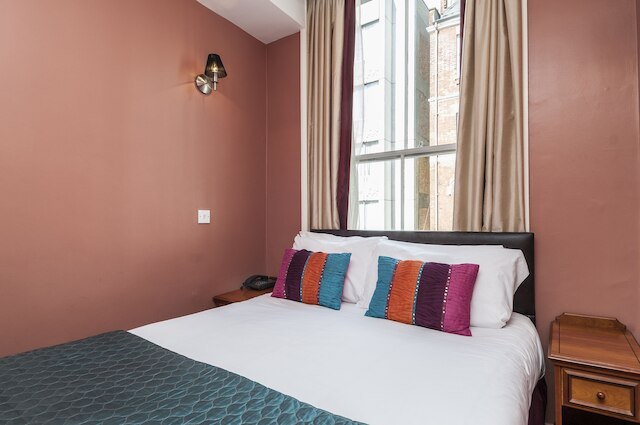 ザ クレイブン ホテル