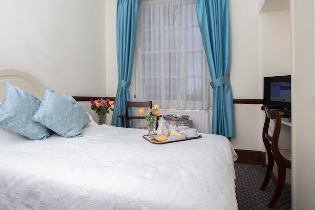 ロンドン エリザベス ホテル