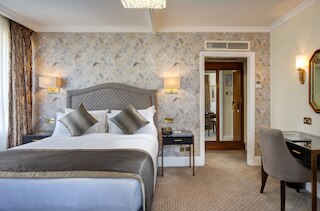 ザ ラスボーン ホテル、フィッツロビア