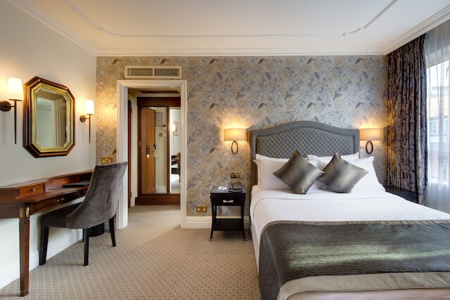 ザ ラスボーン ホテル、フィッツロビア