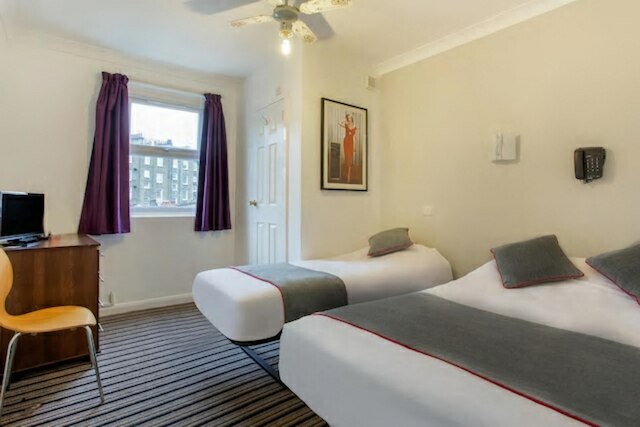 エンリコ ホテル