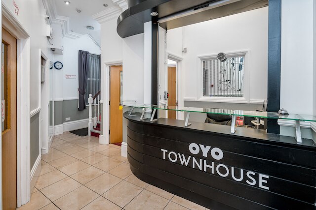 OYO タウンハウス ニューイングランド ロンドン ビクトリア