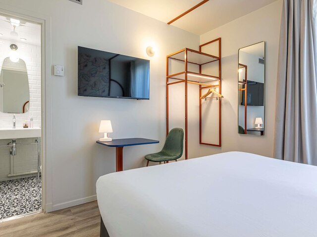 イビス スタイルズ パリ エッフェル カンブロンヌ