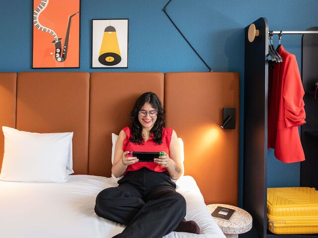 イビス パリ ポルト ドゥ モントルイユ