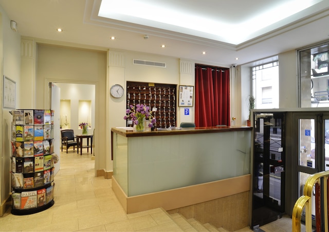 オテル アンバサダー