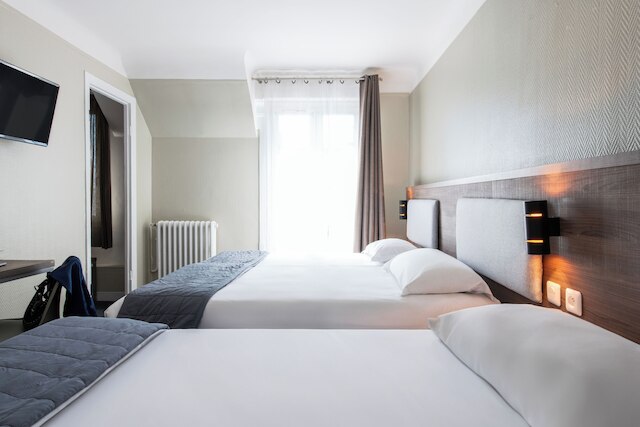 オテル アンバサダー