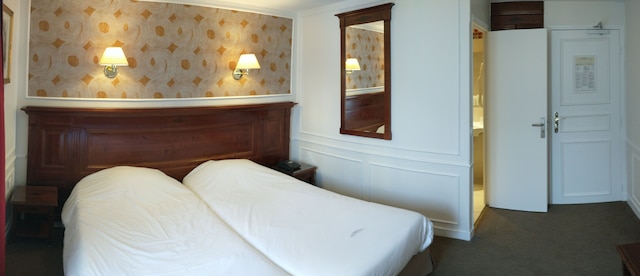 ホテル ツーリング