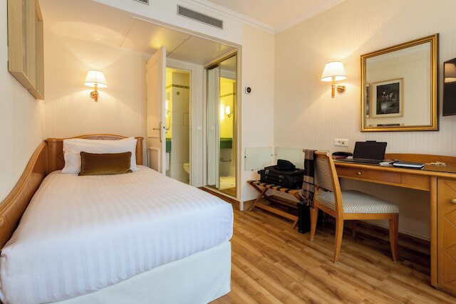 ホテル エタジュニ オペラ