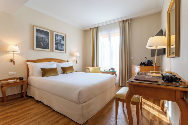 ホテル エタジュニ オペラ