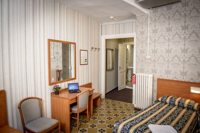 ホテル エマウス