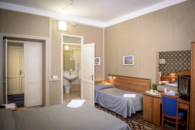 ホテル エマウス