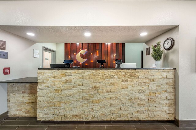 コンフォート スイーツ オマハ イースト - カウンシル ブラフス