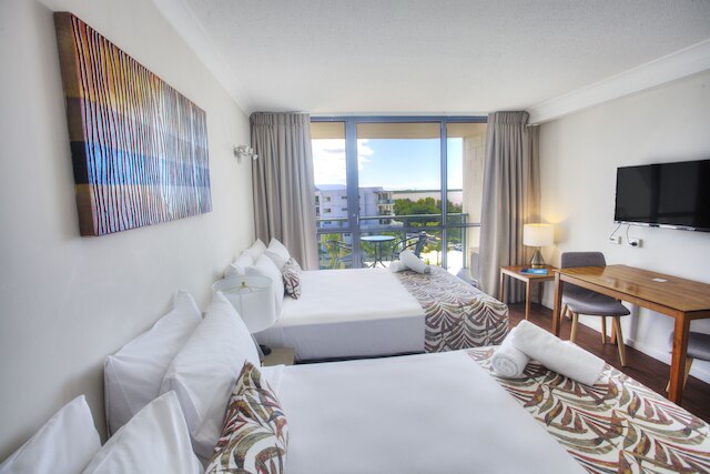 ケアンズ プラザ ホテル