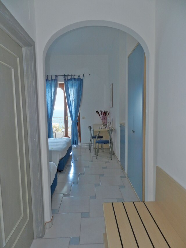 ホテル ホリデイ