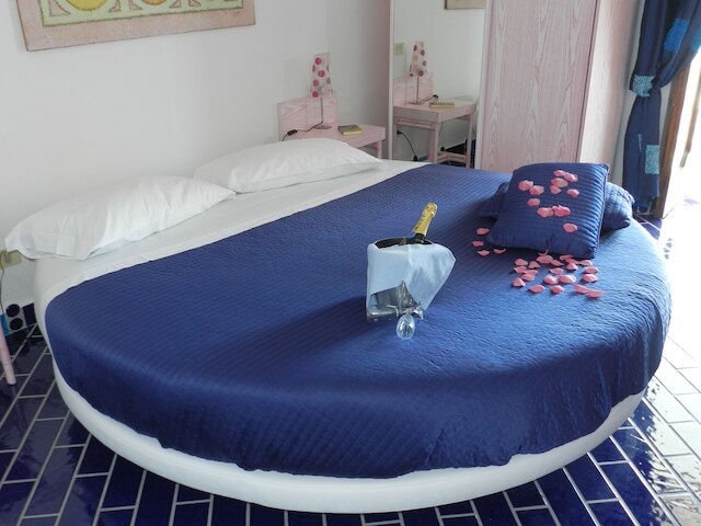 ホテル ホリデイ