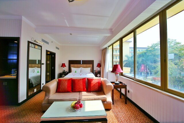 ドンファンホテル広州 (广州东方宾馆)