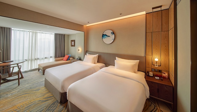 ドンファンホテル広州 (广州东方宾馆)