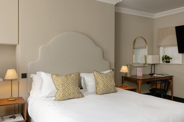 ネイティブ キングズ ワードローブ、セントポールズ