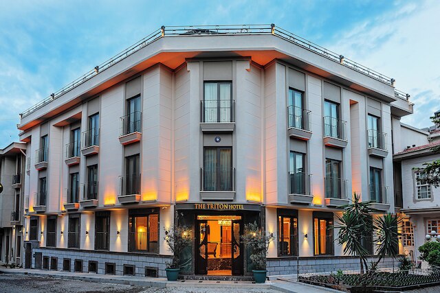 トリトン ホテル